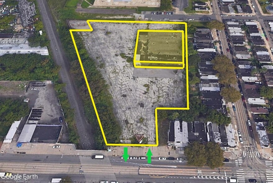 Primary Photo Of 1023 W Erie Ave, Philadelphia Supermarket For Sale