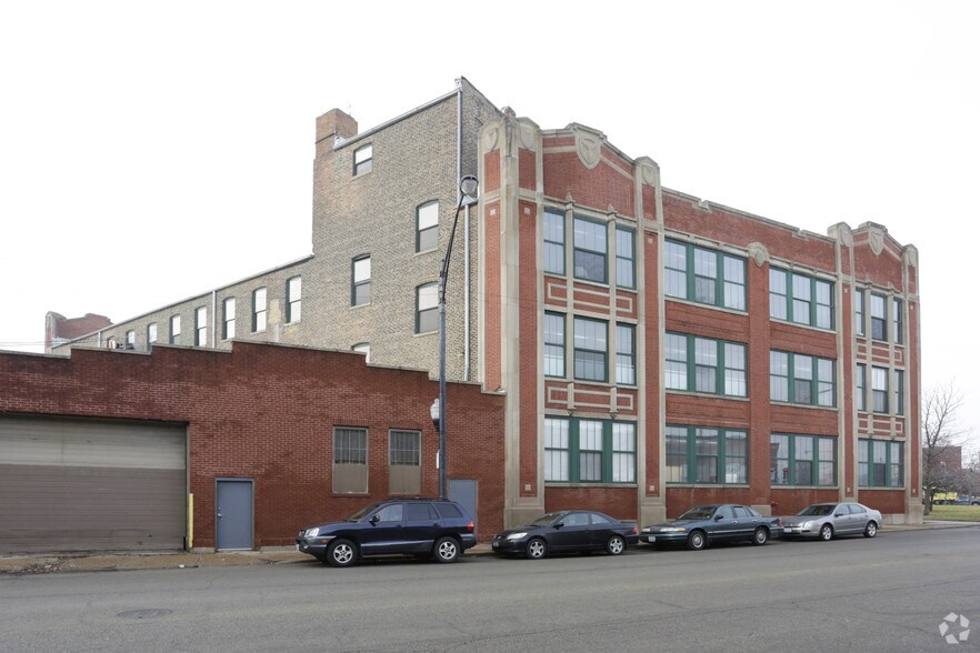 More Photos Of 2950 W Chicago Ave, Chicago Loft Creative Space For Lease