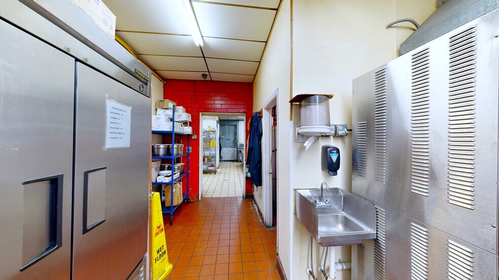 More Photos Of 1101 S Main St, Lexington Restaurant For Sale