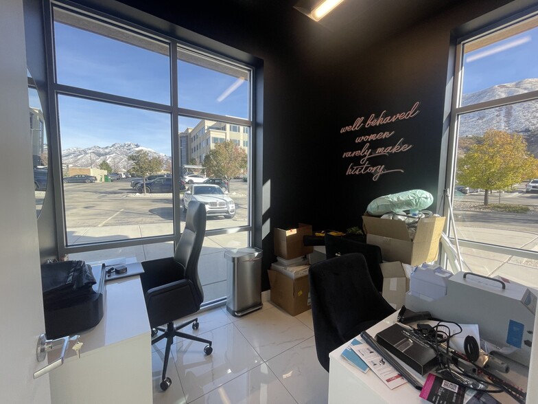 More Photos Of 10 W Scenic Pointe Dr, Draper Freestanding For Lease