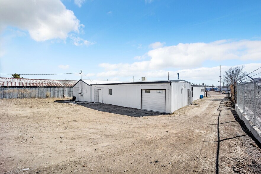 More Photos Of 624 S 29th St, Colorado Springs Light Manufacturing For Sale