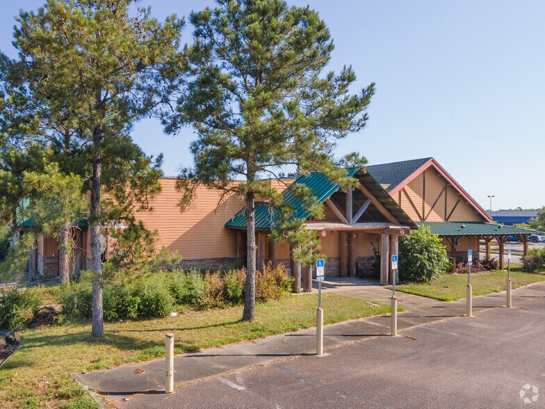 More Photos Of 414 Commerce Center Dr, Jacksonville Restaurant For Sale