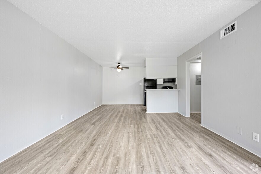 More Photos Of 717 S Green St, Longview Apartments For Sale