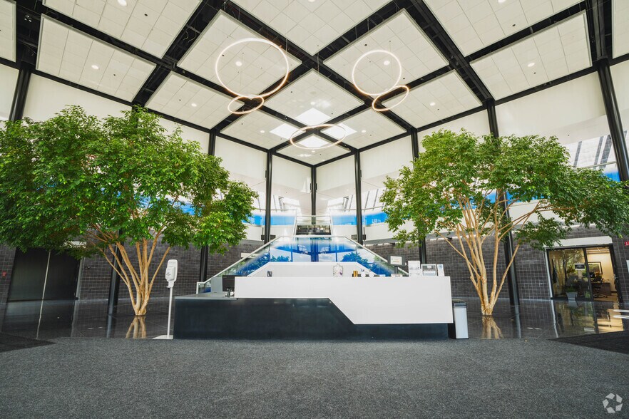 More Photos Of 3000 University Dr, Auburn Hills Office For Sale