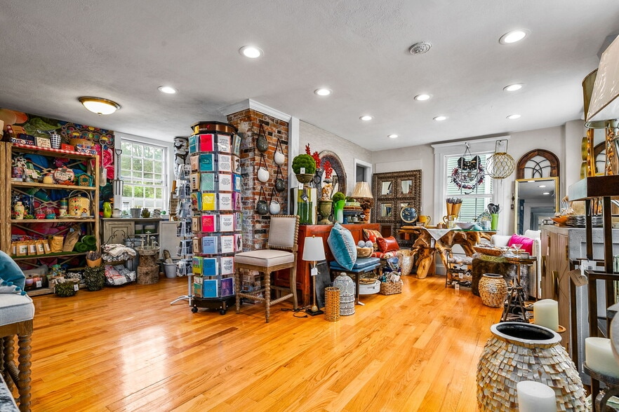 More Photos Of 44 North St, Hingham Storefront For Lease