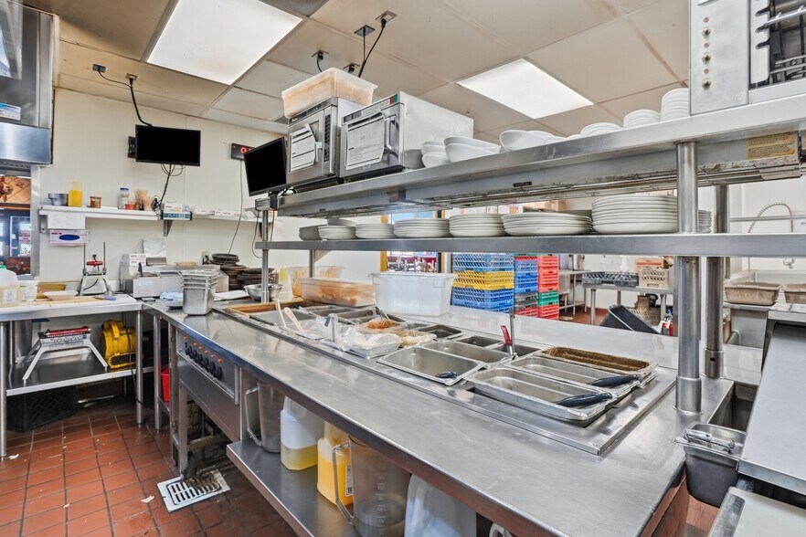 More Photos Of 1331 E North St, Rapid City Restaurant For Sale