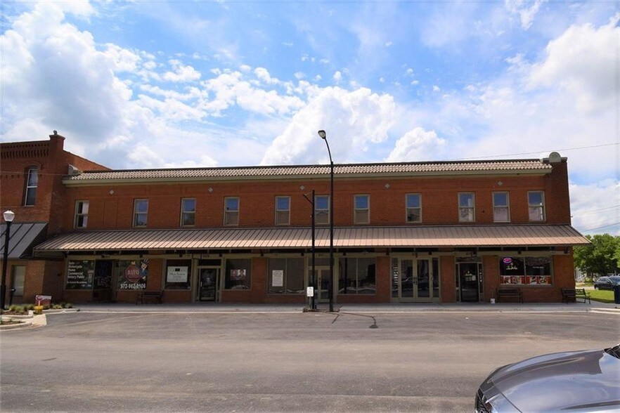 More Photos Of 201-215 W Mulberry St, Kaufman Storefront Retail Office For Lease