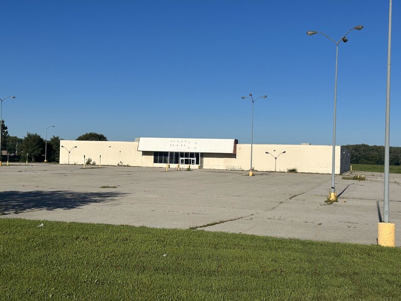 Primary Photo Of 2501 N Broadway Rr 2 St, Red Oak Freestanding For Lease