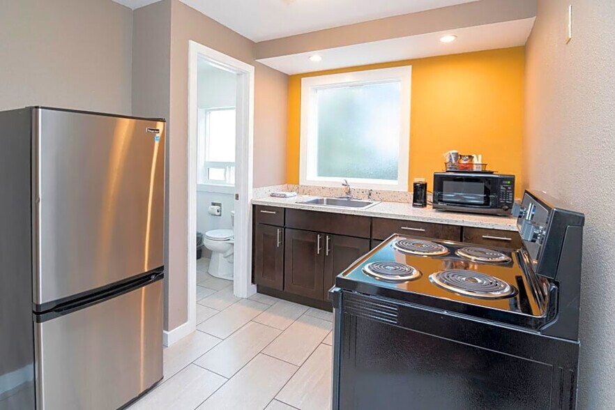 More Photos Of 9110 SW Barbur Blvd, Portland Hotel For Sale