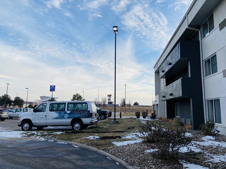 More Photos Of 1301 W Bond Cir, Lincoln Hotel For Sale