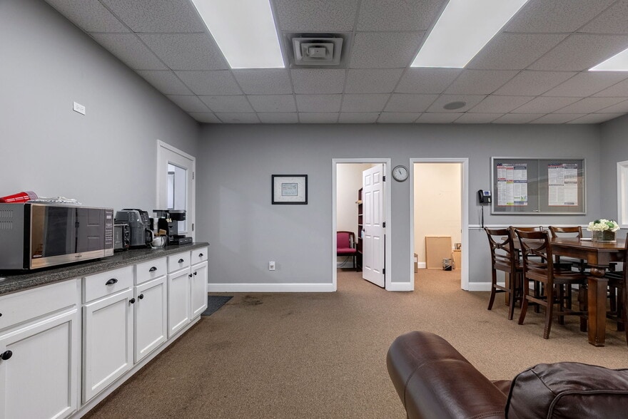 More Photos Of 328 Commerce Blvd, Bogart Warehouse For Sale