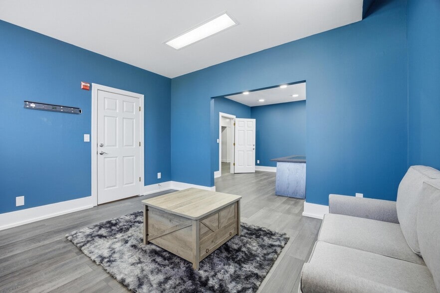 More Photos Of 2401 Broad Street, Chattanooga Office For Sale