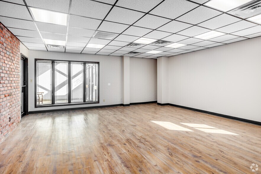 More Photos Of 2801 Parklawn Dr, Midwest City Medical For Lease