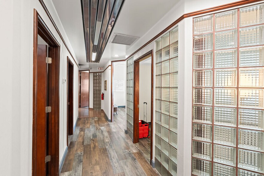 More Photos Of 3770 N 7th St, Phoenix Office For Lease