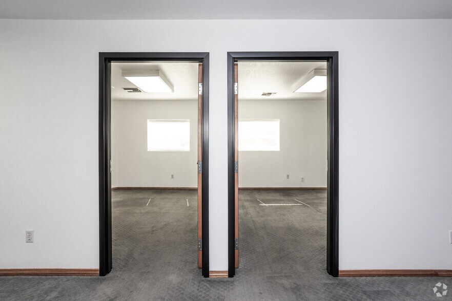 More Photos Of 23671-23675 Via Del Rio, Yorba Linda Light Manufacturing For Sale