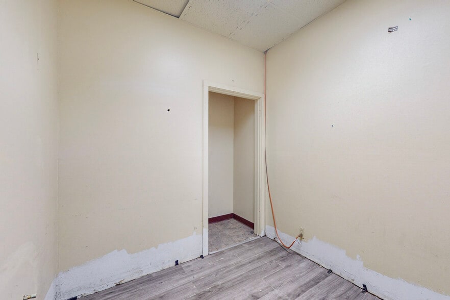 More Photos Of 1823 Commercial St NE, Albuquerque Warehouse For Sale