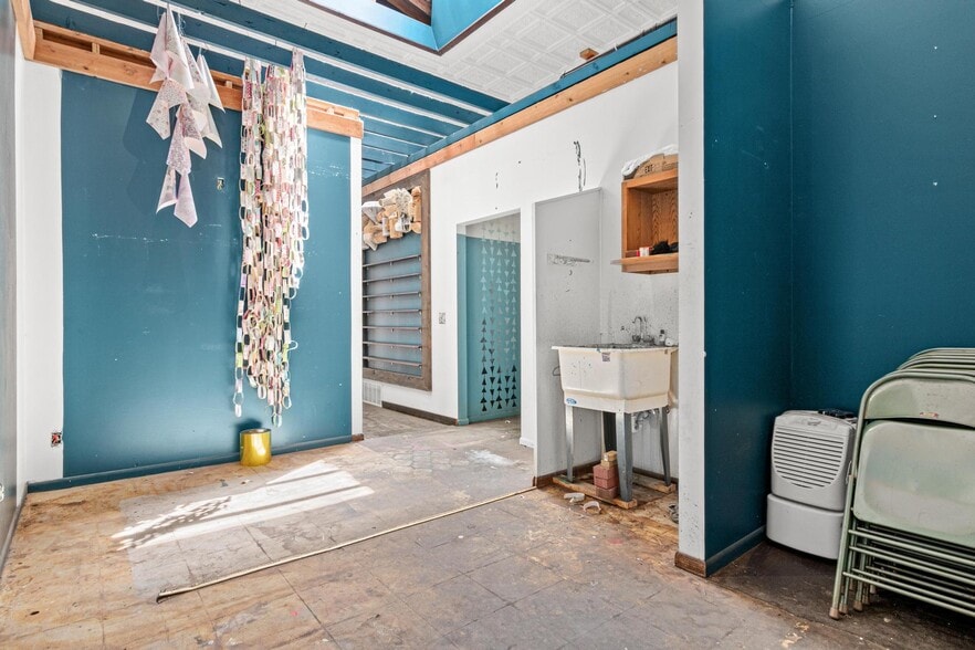 More Photos Of 251 S Knowles Ave, New Richmond Office For Sale