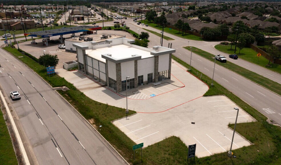 More Photos Of 7025 N Grand Pky, Spring Freestanding For Lease