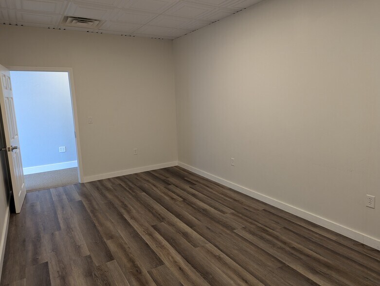 More Photos Of 1449 Green Bay Rd, Sturgeon Bay General Retail For Lease