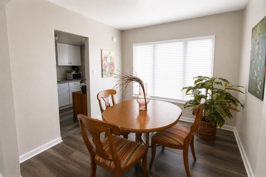 More Photos Of 25 Maynard Ct, Pontiac Apartments For Sale