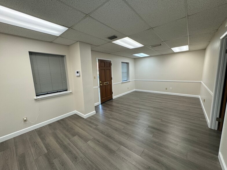 More Photos Of 3938 Sunbeam Rd, Jacksonville Medical For Sale