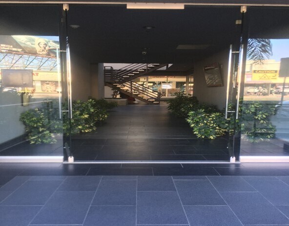 More Photos Of 18840-18850 Ventura Blvd, Tarzana Medical For Lease