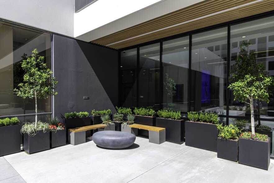 More Photos Of 100 N Central Expy, Richardson Office For Lease