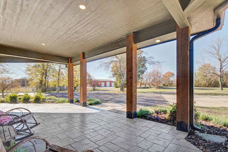 More Photos Of 4748 N 4318, Pryor Flex For Sale