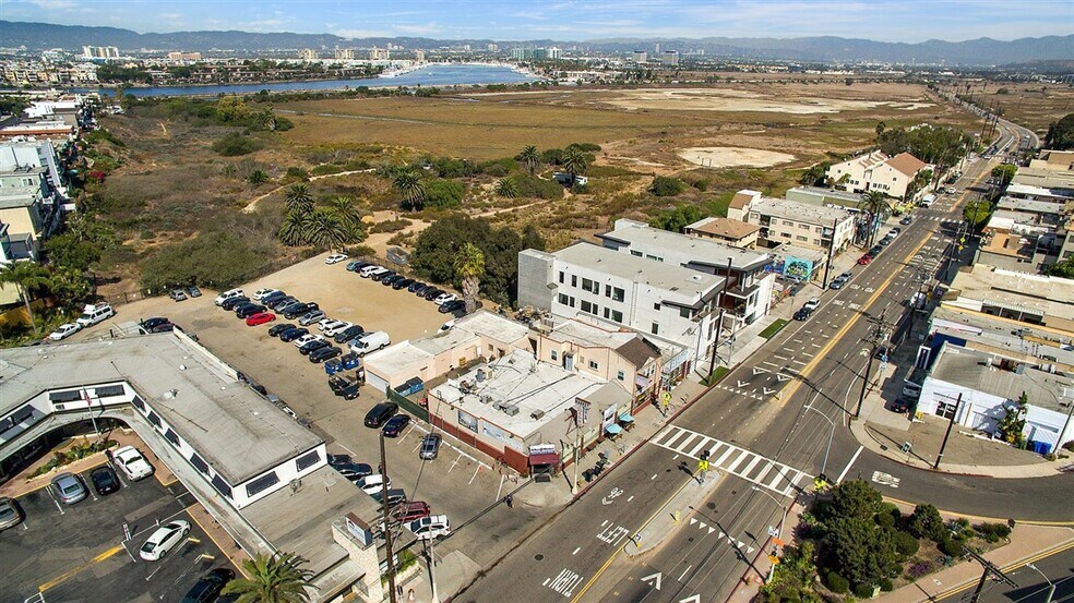 More Photos Of 316 Culver Blvd, Playa Del Rey Storefront Retail Office For Sale