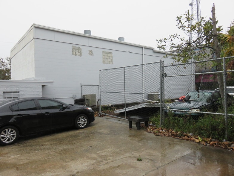More Photos Of 348 Mason Ave, Daytona Beach Auto Repair For Sale