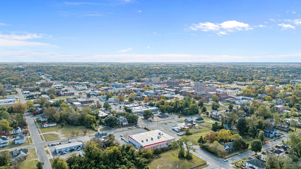 More Photos Of 301-303 N George St, Goldsboro Storefront For Lease