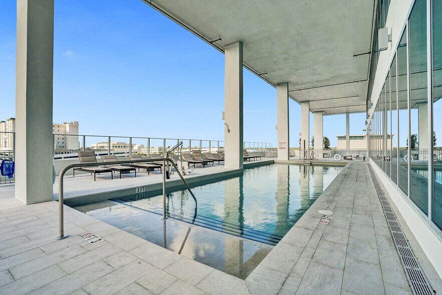 More Photos Of 2820 NE 214th St, Aventura Loft Creative Space For Sale