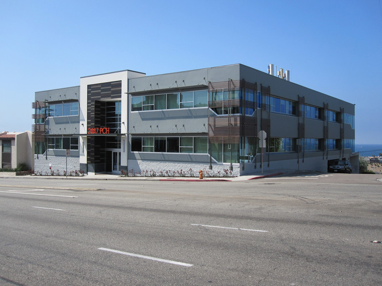 Primary Photo Of 2447 Pacific Coast Hwy, Hermosa Beach Coworking Space