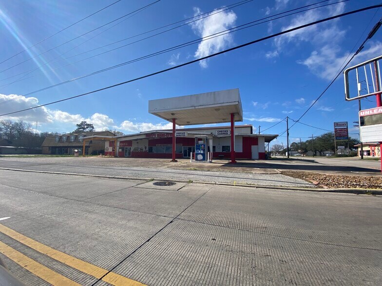 More Photos Of 6050 39th St, Groves Storefront Retail Office For Sale