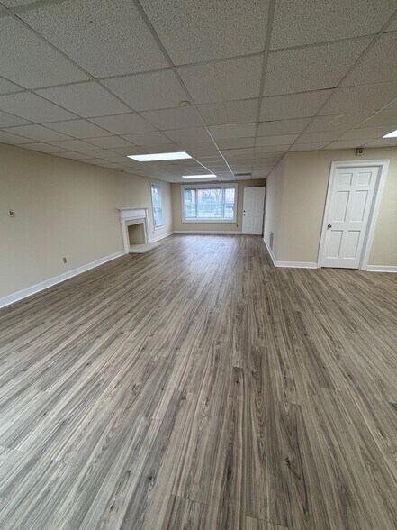 More Photos Of 1249 Mall Dr, North Chesterfield Medical For Lease