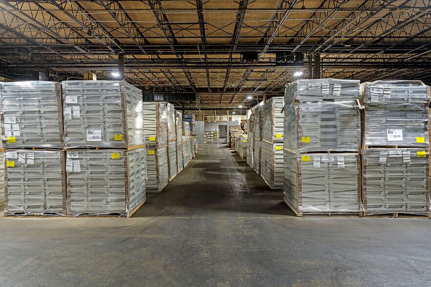 More Photos Of 204 Red Rd, McMinnville Warehouse For Sale