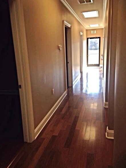 More Photos Of 8930 Cross Park Dr, Knoxville Office For Lease