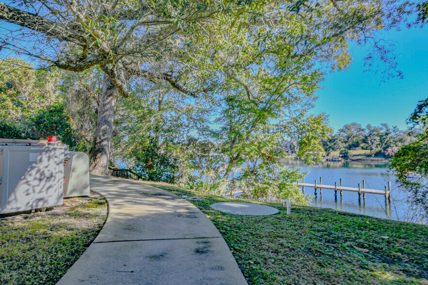 More Photos Of 220 Mckenzie Ave, Panama City Office For Sale