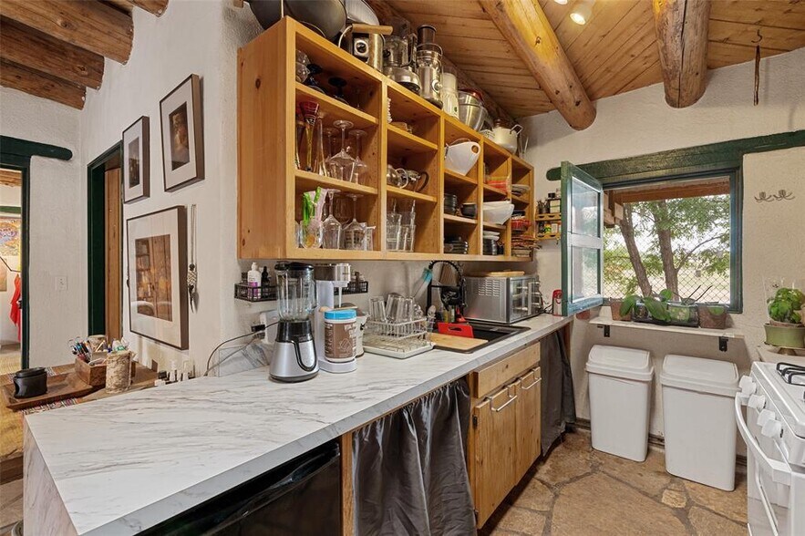 More Photos Of 18 Destierro Trail, Santa Fe Lodge Meeting Hall For Sale