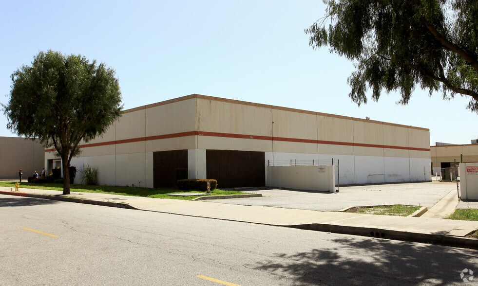More Photos Of 6848-6850 Suva St, Bell Gardens Warehouse For Lease