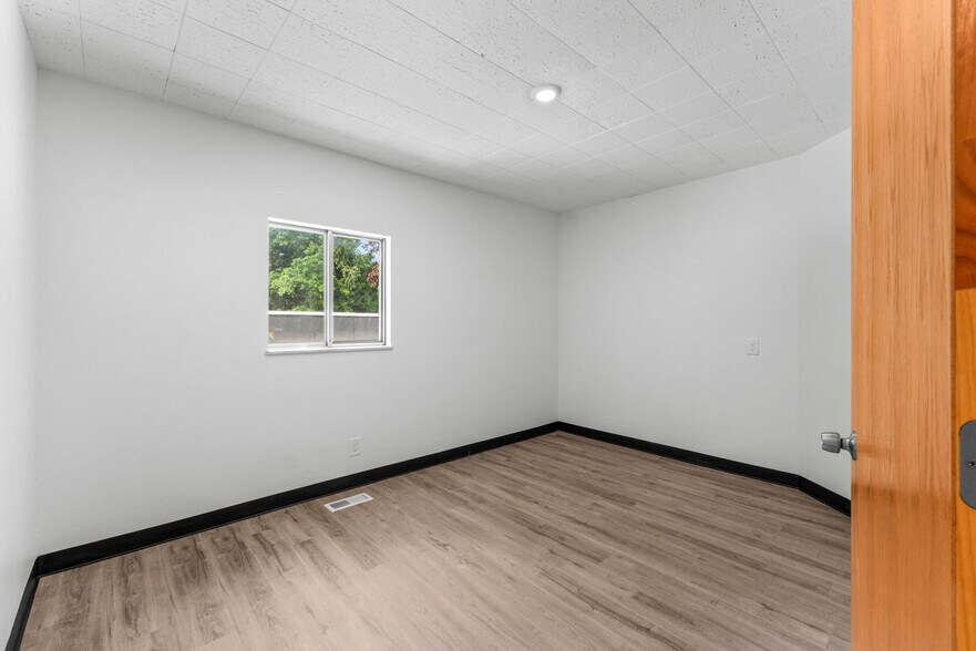 More Photos Of 2532 Spring Arbor Rd, Jackson Medical For Sale