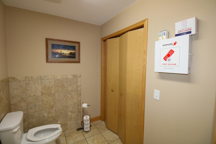 More Photos Of 107 8th Ave SW, Kasson Specialty For Sale