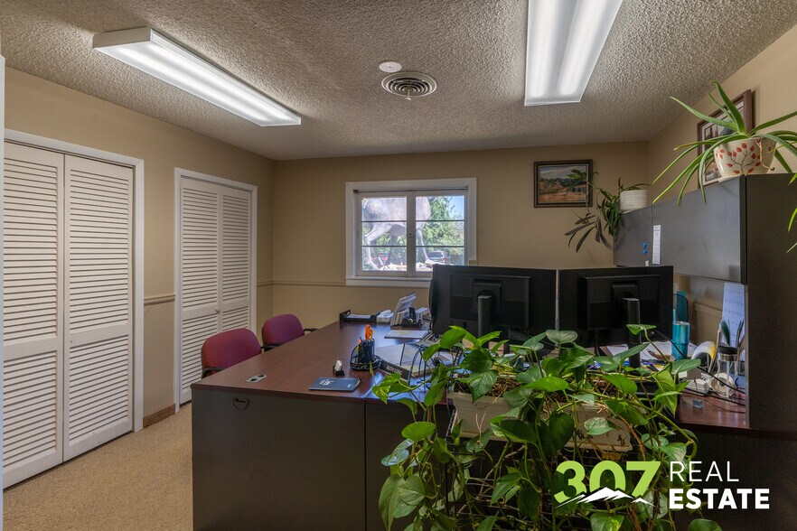 More Photos Of 720 Allen Ave, Cody Office Residential For Sale