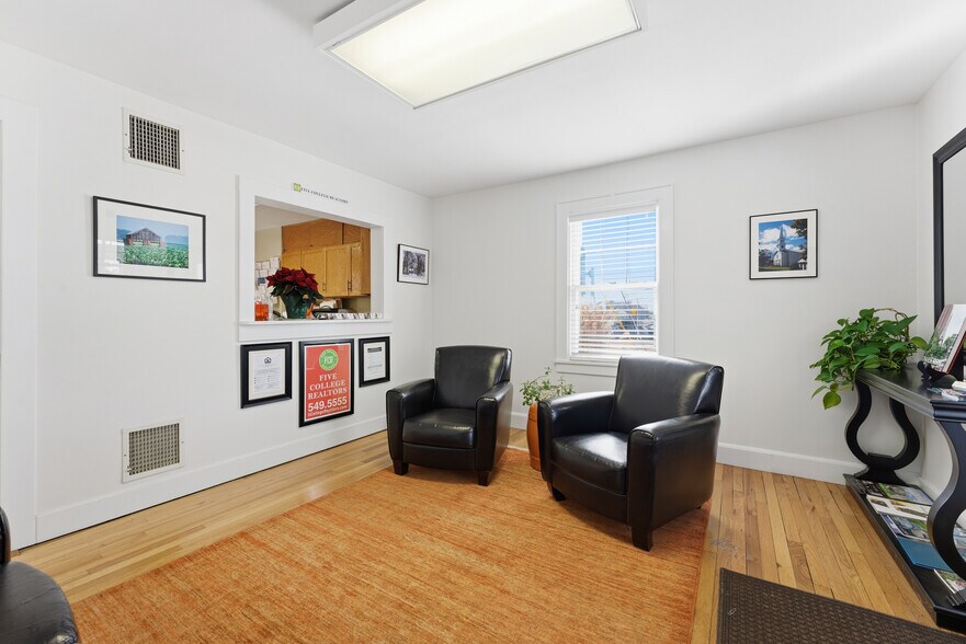 More Photos Of 190 University Dr, Amherst Office For Sale