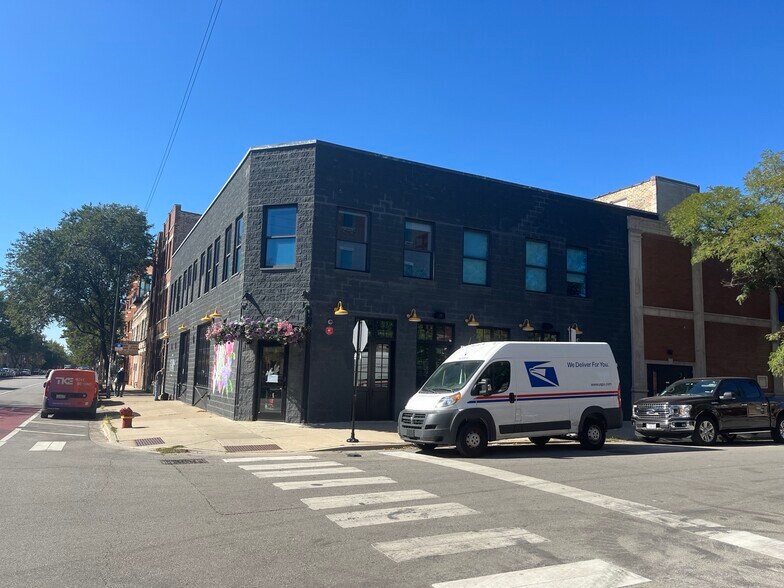More Photos Of 2500 W Chicago Ave, Chicago Storefront For Lease