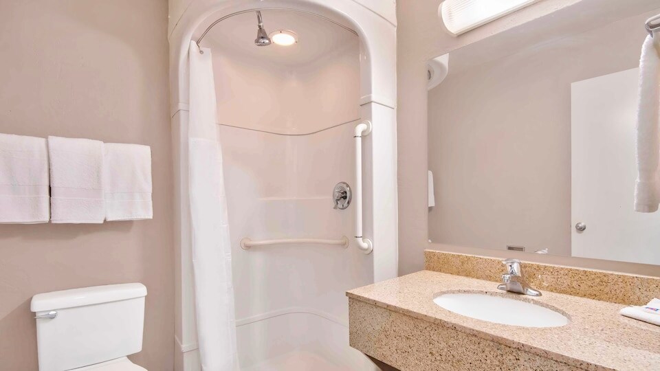 More Photos Of 3007 Cerrillos Rd, Santa Fe Hotel For Sale