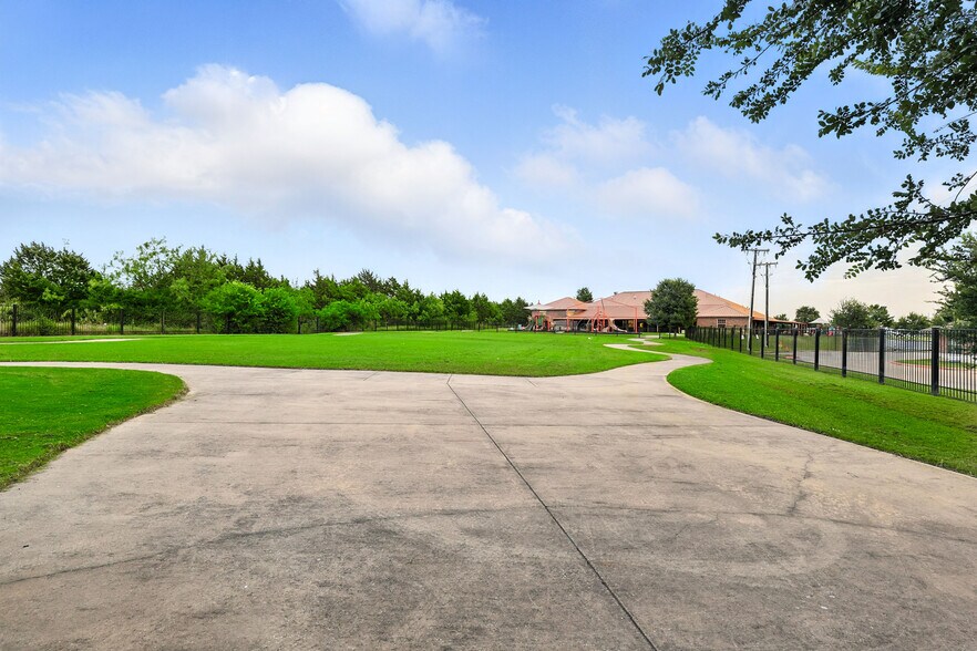 More Photos Of 1700 Cedar Run, Ennis Daycare Center For Sale