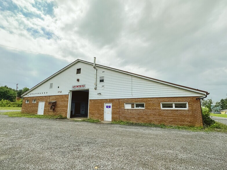 More Photos Of 338 Pound Ln, Duncansville Light Distribution For Lease