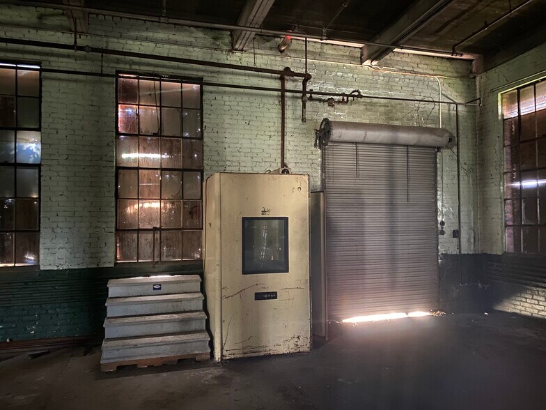 More Photos Of 520 Reese St, Emporia Warehouse For Sale