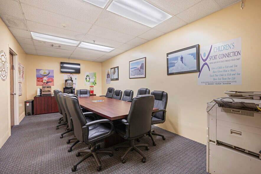 More Photos Of 1245 Marconi Blvd, Copiague Warehouse For Sale